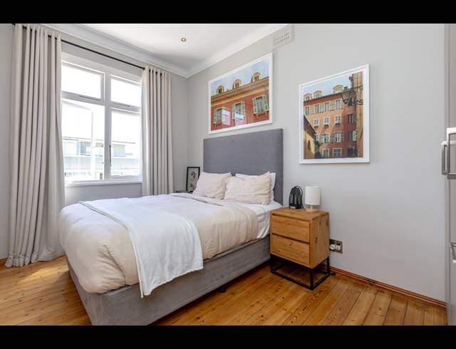 2 BEDROOM APARTMENT TO LET IN SEA POINT